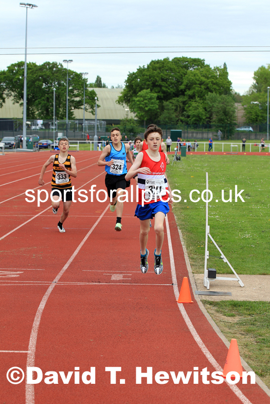 Men and Boys 800 metres, 2022 North Eastern Track and Field Champs., Middlesbrough. David T. Hewitson/Sports for All Pics